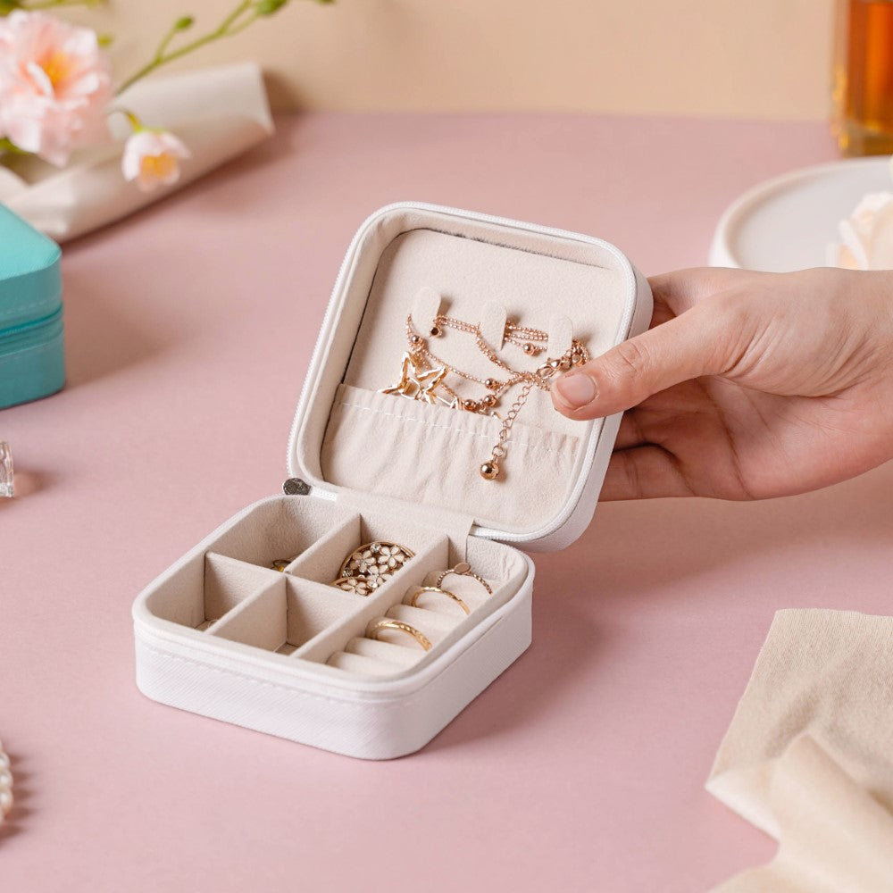 Mini leather jewellery box