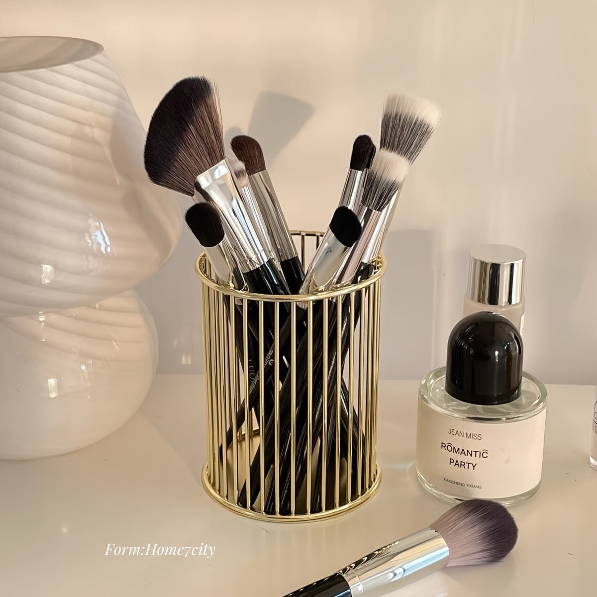 Elegant Golden Round Pen Holder - Multi-Functional Desk Organizer for Office, School Supplies & Accessories