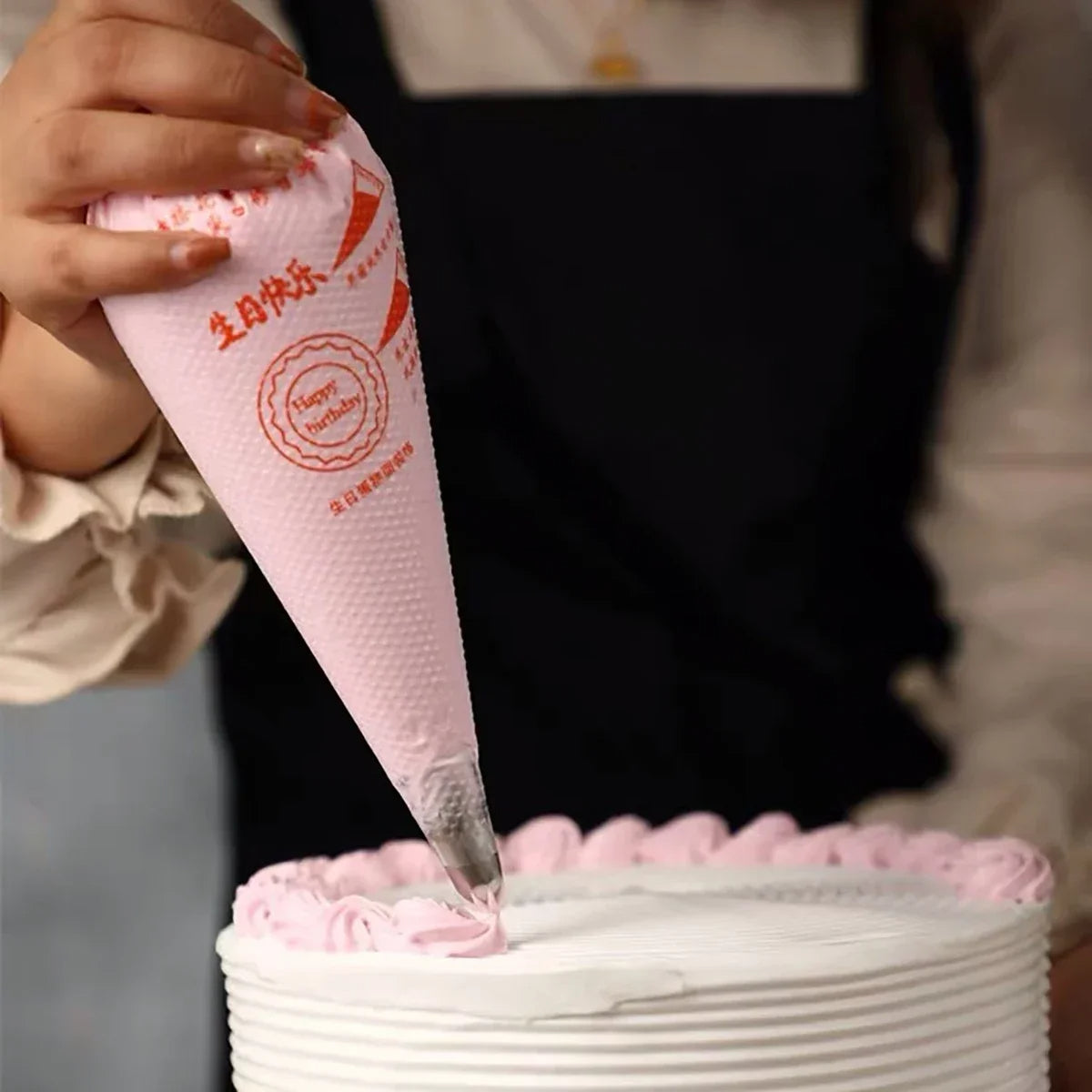 Disposable icing bag cake decorated shopper 100 pcs packing . 100 PCS Disposable Pastry Bags Cake Cream Decoration Kitchen Icing Food Preparation Bags Cup Cake Piping Tools For Baking