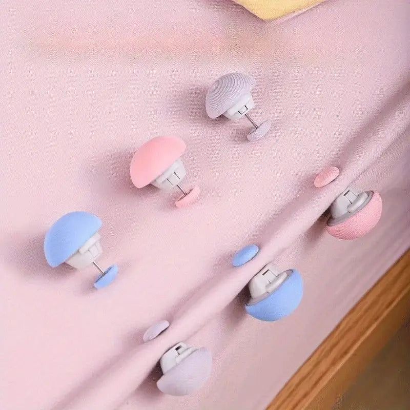 4pcs, Random Color Quilt Fasteners, Removable Bed Sheet and Duvet Cover Clips, Household Bedding Accessories, Prevent Quilt Shifting, Reusable