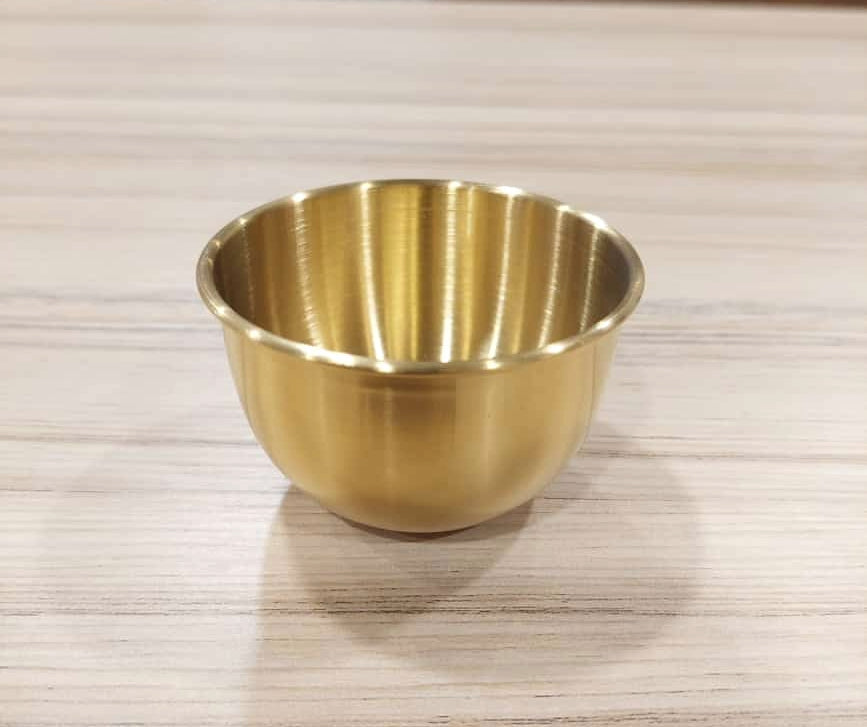 Golden sauce bowl premium quality . 7.3 cm . Reusable Stainless Steel Small Sauce Cup Seasoning Spice Dishes Ketchup Hot Pot Dipping Bowl Saucer Tableware Kitchen Supplies